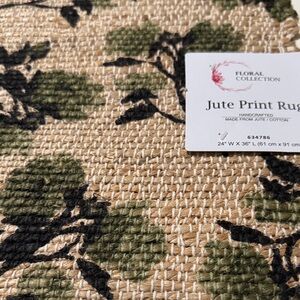 NWT Floral Collection Jute Print Rug 24” X 36”L with tassels
